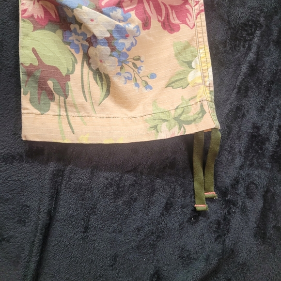 Vintage Y2K Lucky Brand Floral Cargo Rip Stop Capri Pants size 2/26 - Picture 4 of 10